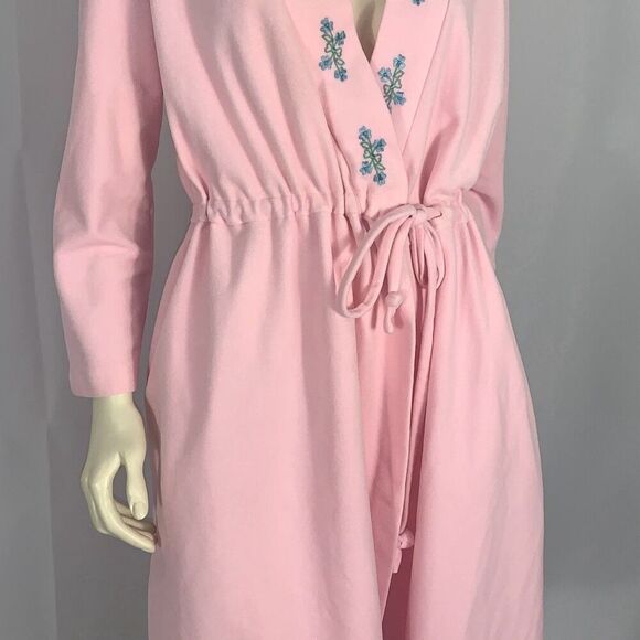 Vintage Pink Sears Embroidered Fleece Tie Waist Dressing Robe Small - Picture 3 of 14